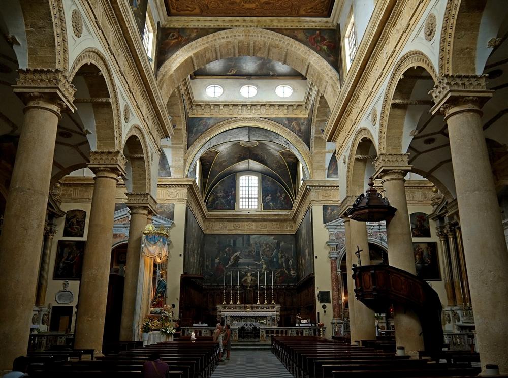 Gallipoli (Lecce, Italy) - Interior of the Duomo